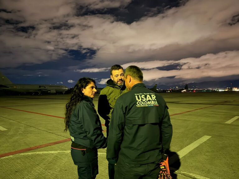 Rescatistas colombianos regresan tras misión humanitaria en Venezuela